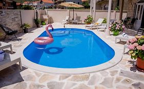 Villa Branka Apartments Near Dubrovnik With Pool